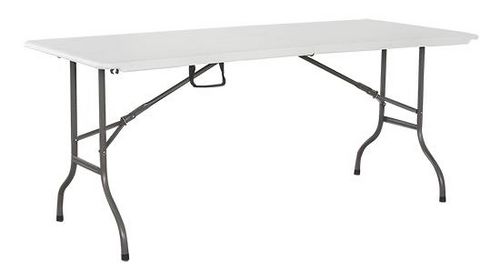 Buffet- und Beer Pong Tische